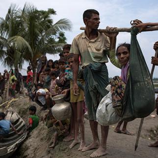 Thousands of Rohingya continue to cross the border into Bangladesh after violence erupted in Myanmar's Rakhine state. (Photo: Dan Kitwood/Getty Images)