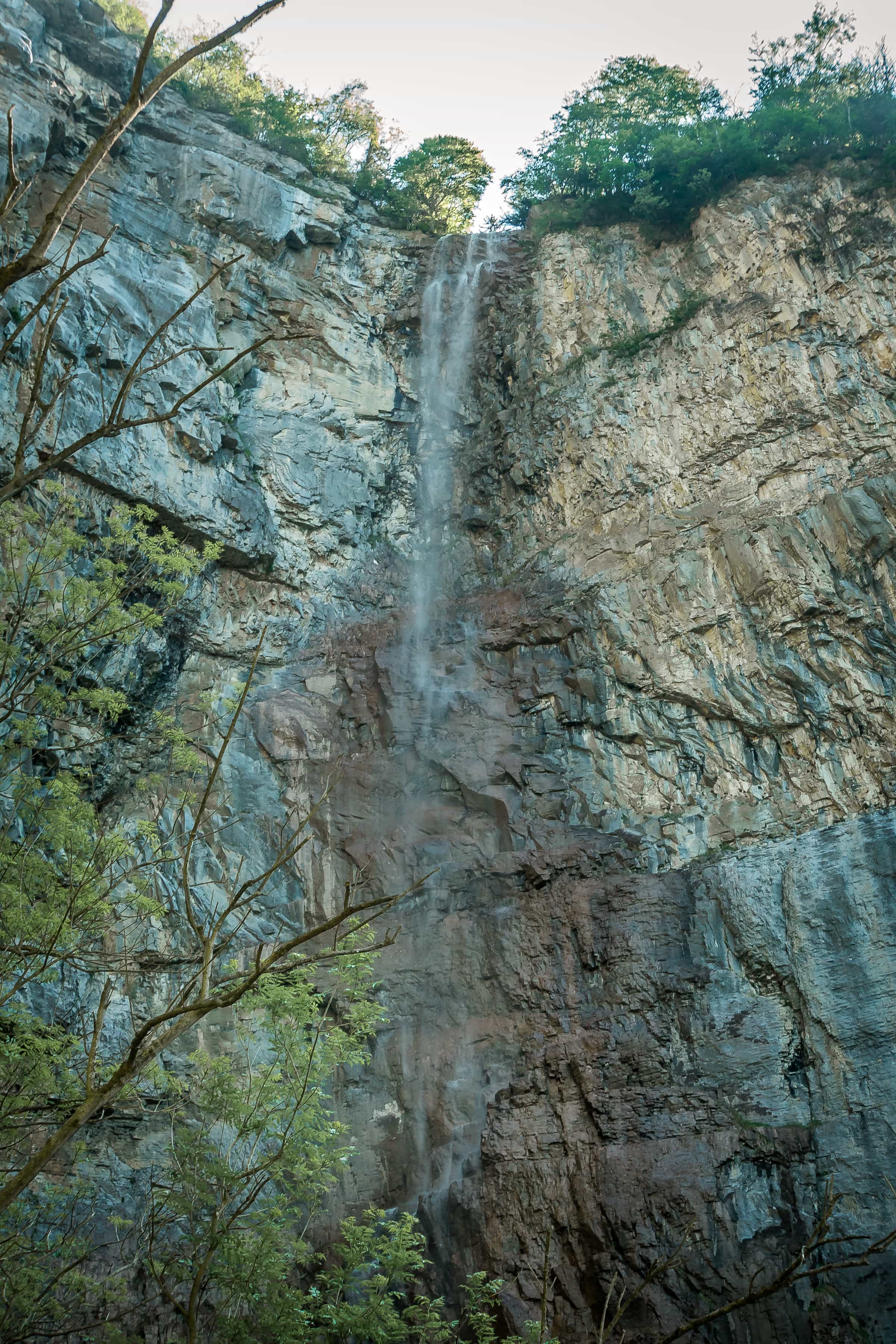 Seerenbachfall mit wenig Wasser
