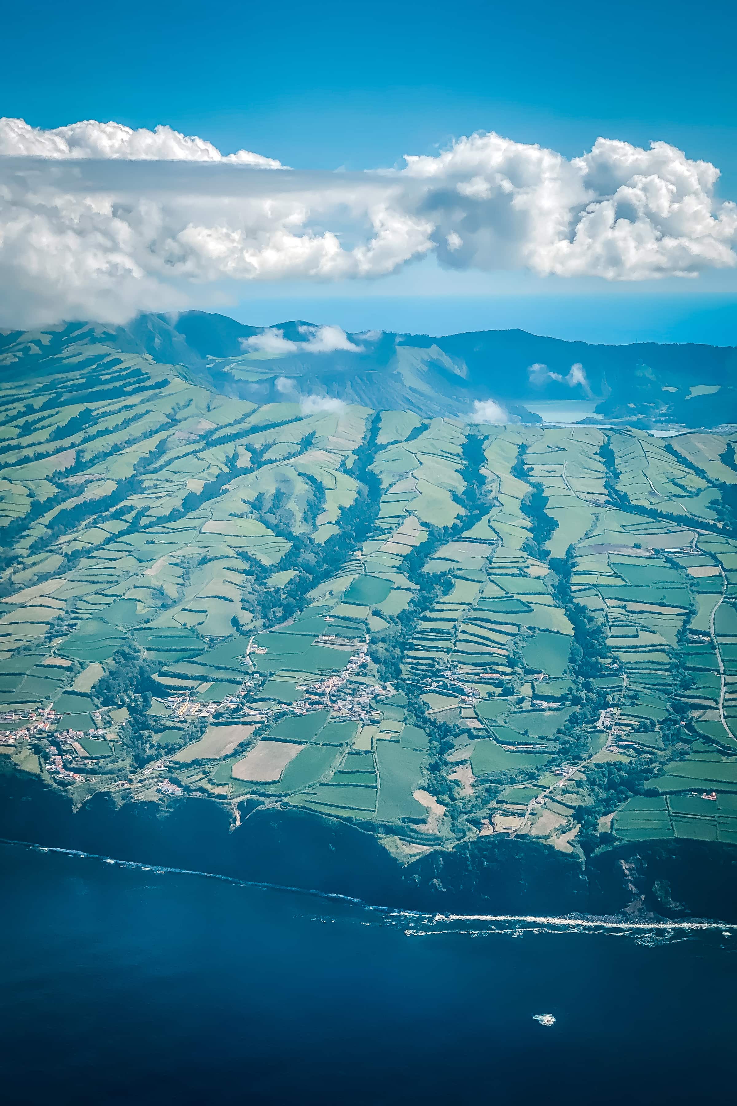 Anflug auf die Azoren mit Blick auf Sete Citades