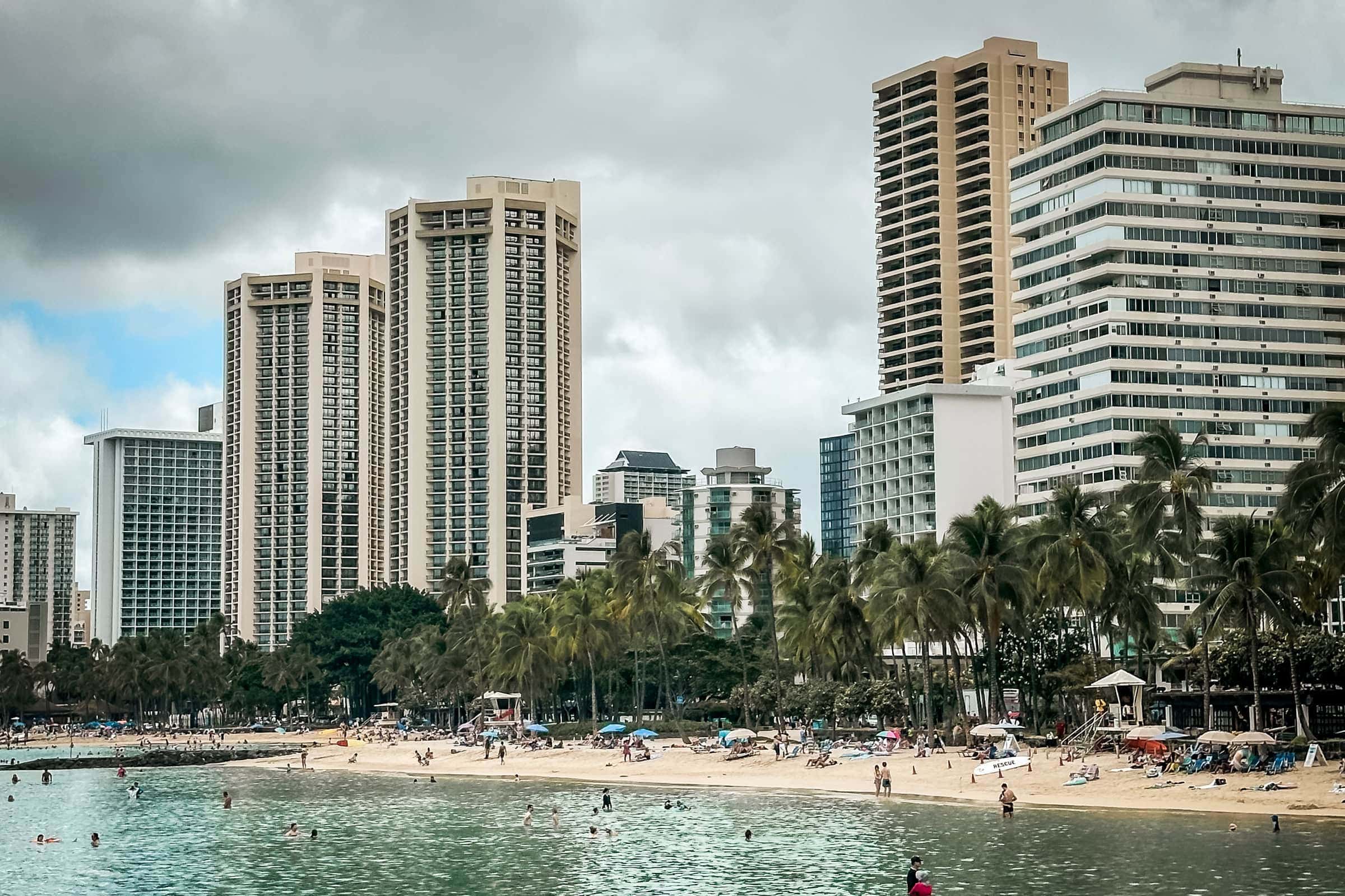 Hochhäuser am Waikiki Beach