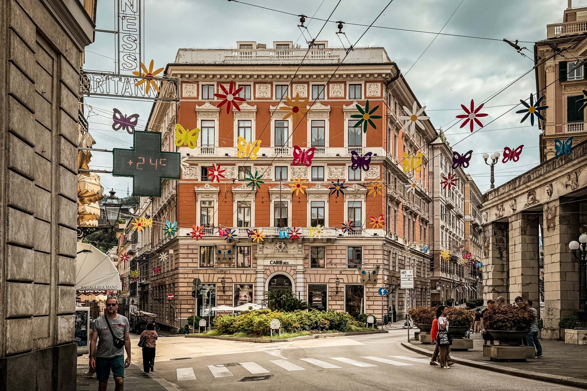 farbenfrohes Gebäude in Genua