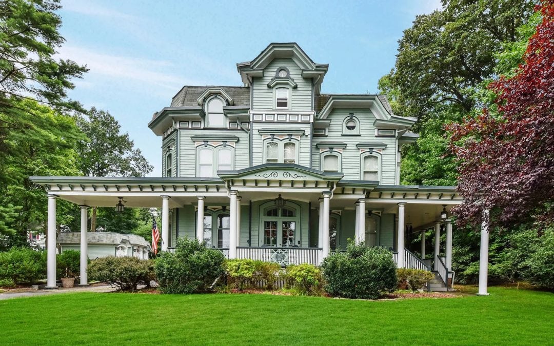 Roofing and Restoration for Historic or Older Homes Challenges and Tips