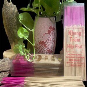 Nhang Trầm Cây Hộp Thơm Dịu Ngọt.