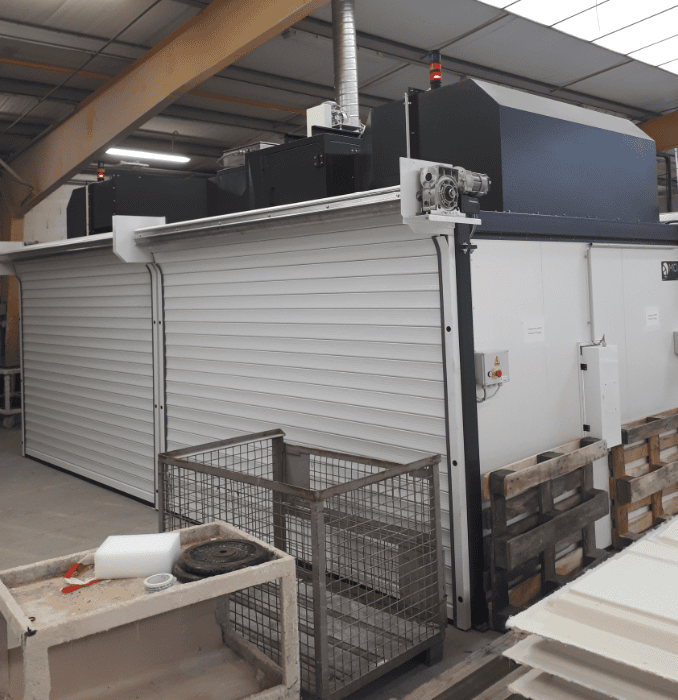 DOUBLE CABINE DE PEINTURE AVEC RIDEAU AUTOMATIQUE D'ACCESS