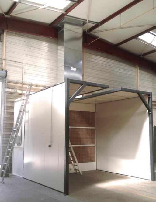CABINE DE PEINTURE LIQUIDE AVEC OUVERTURE TOITURE POUR ACCESS CONVOYEUR