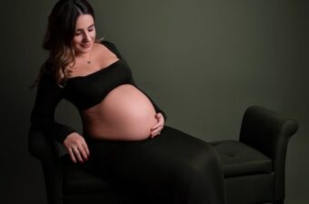 Why You Should Book a Glam Maternity Photography Session in Naples Italy