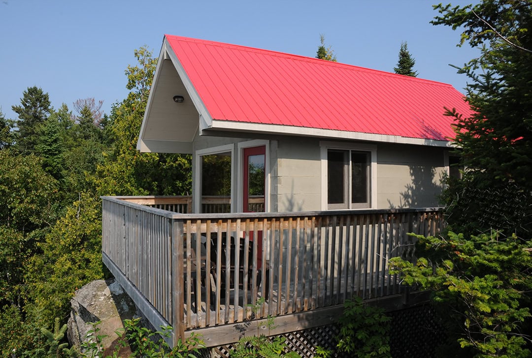 CU-Demi-lieue-hebergement-chalet Location de terrain de camping pour toute la famille