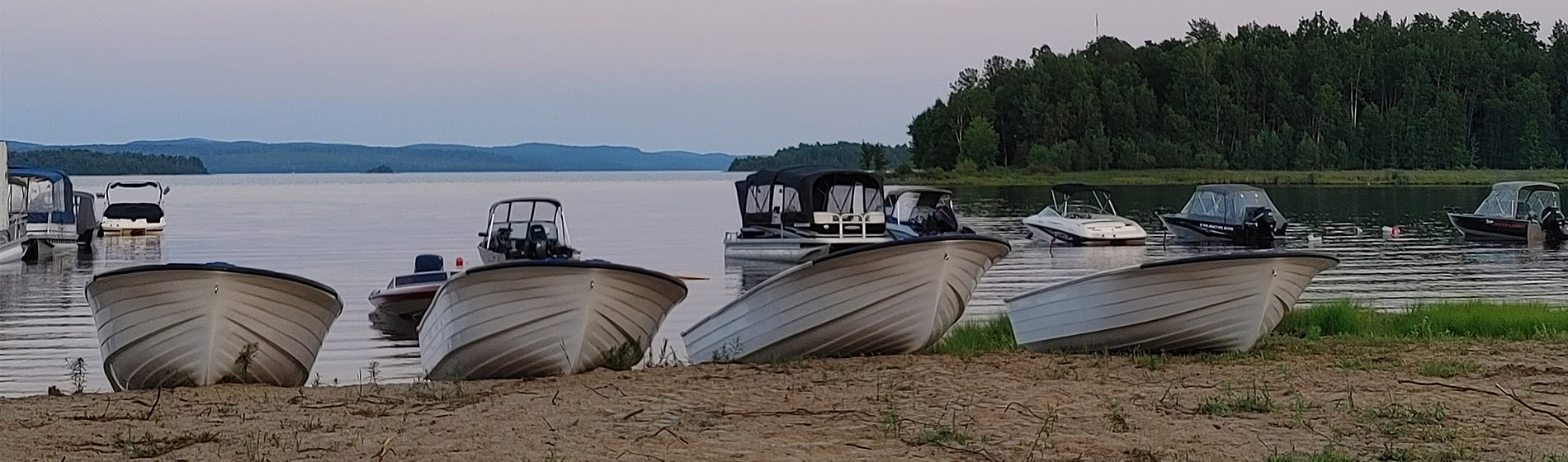 CU-entete-embarcation-baskatong-rainville Sentier boisé à découvrir au Domaine Annie-sur-mer