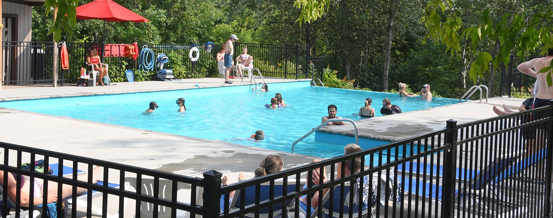 Camping Union : Camping du Gouffre - Quoi faire : Piscine Camping Union : Camping du Gouffre - Quoi faire : Piscine
