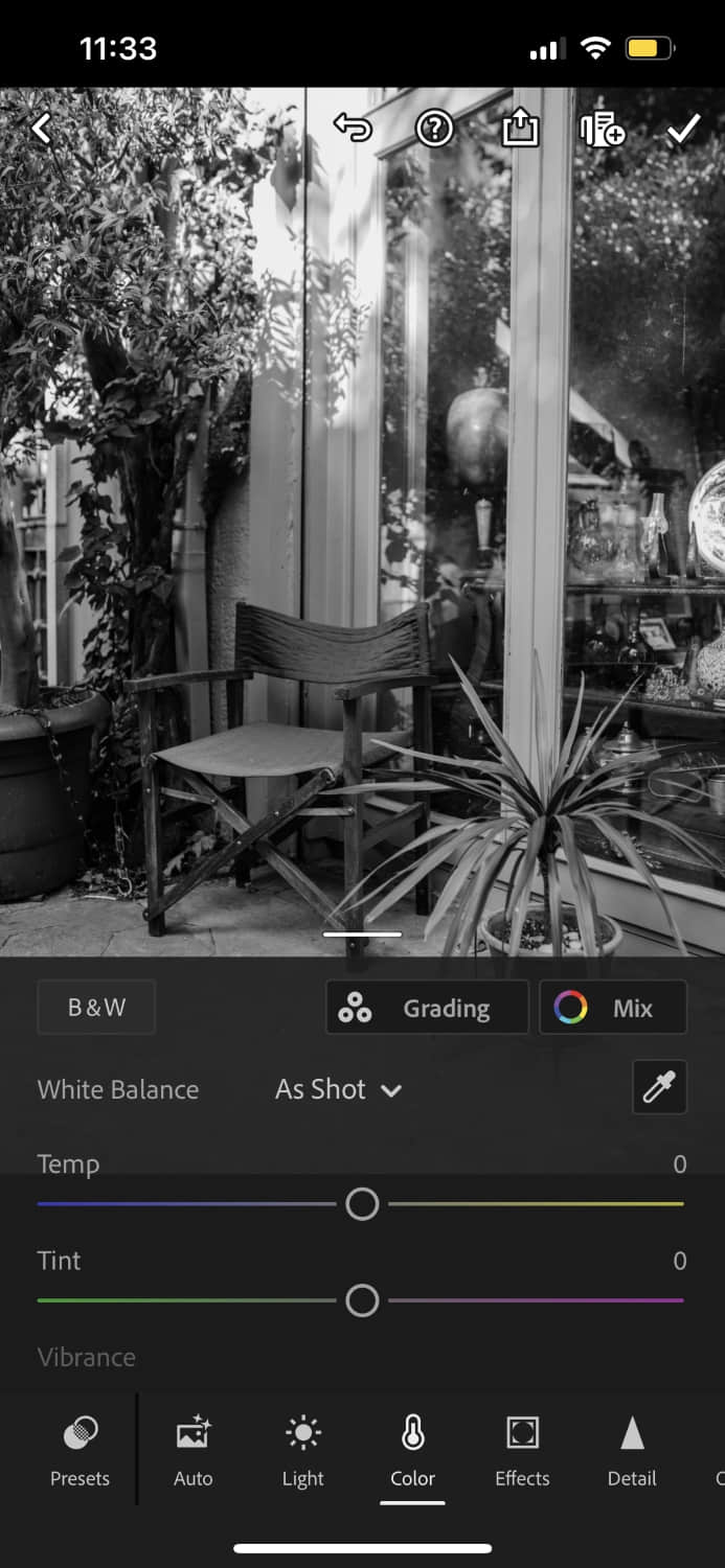 how to take a black and white picture on iphone