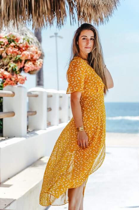 26 Beach Dresses And Outfits For Your Next Beach Vacation