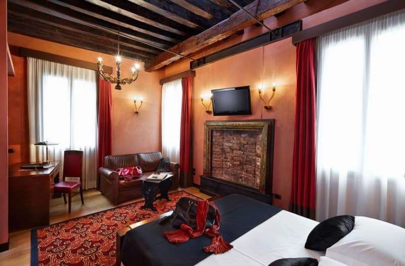 Hotel Saturnia & International