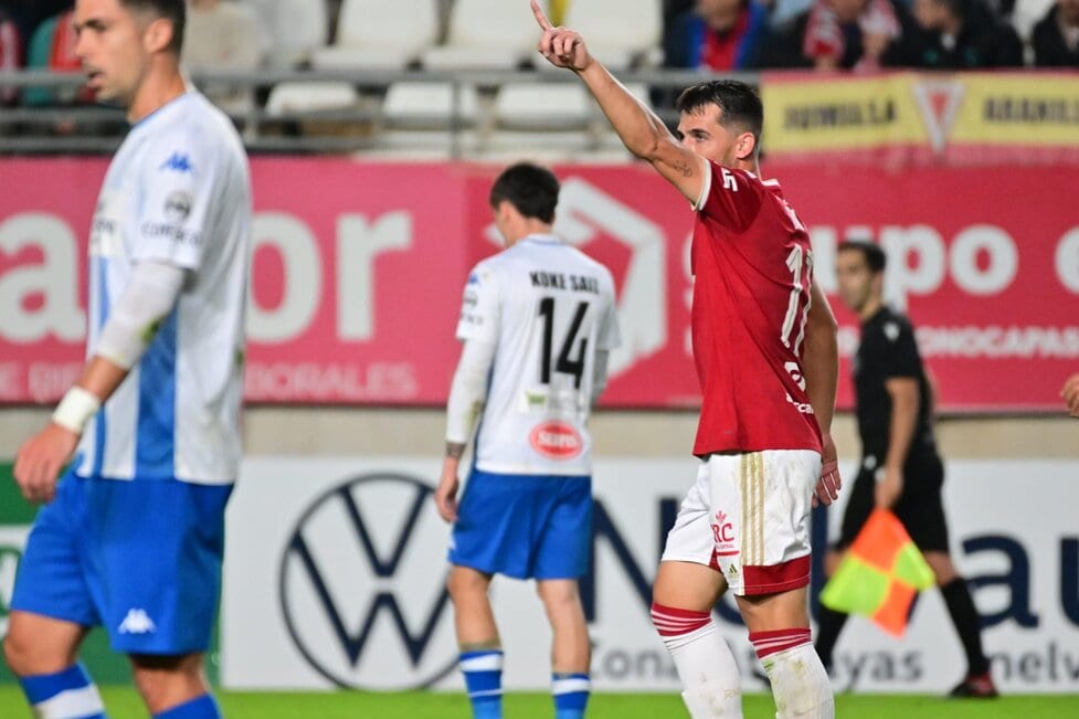 El Alcoyano es avasallado por el Murcia y pierde por la mínima - Nostresport