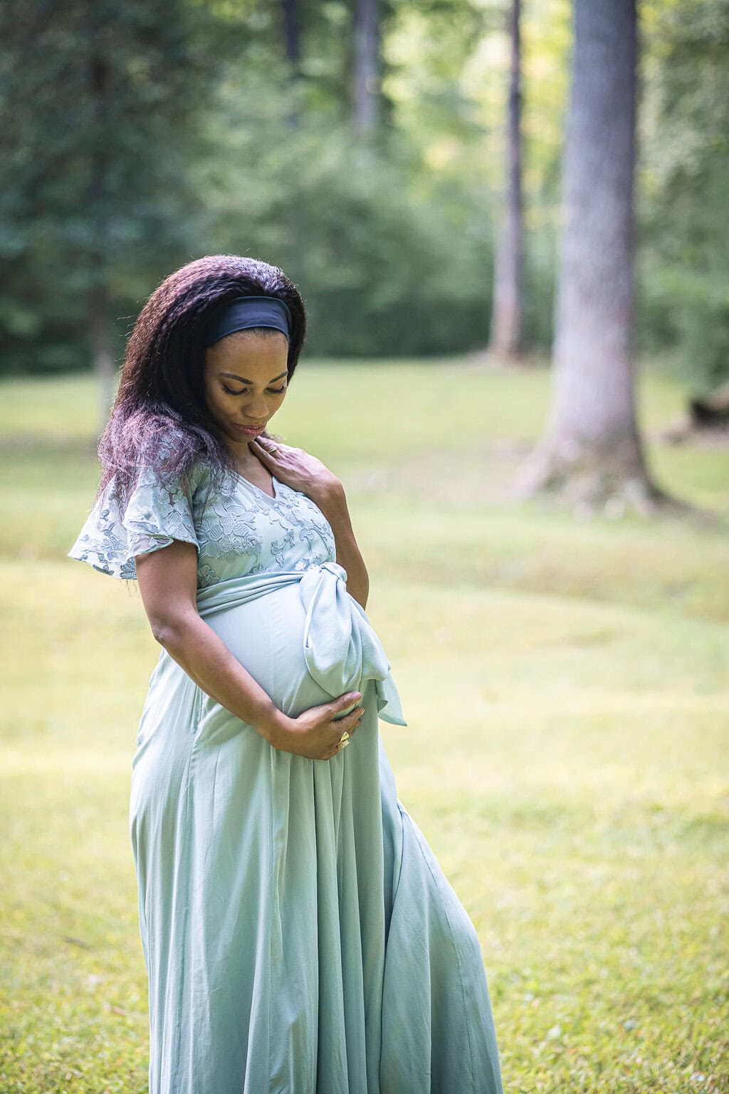 Seraphine: The Best 5 Maternity Dresses For Your Photoshoot