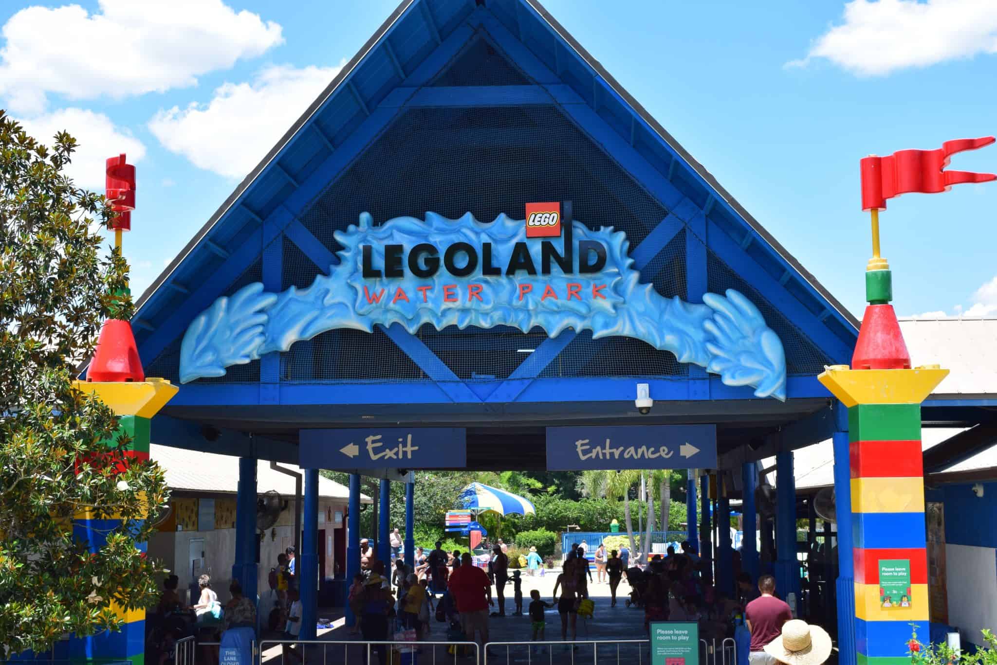 Legoland Crowd Tracker _ Disneyland Crowd Tracker – BZZDA