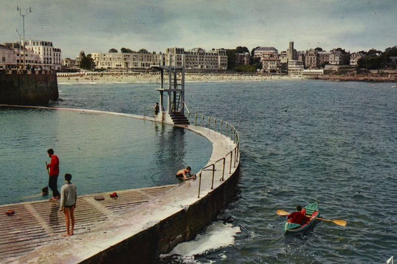 You Won't Believe These 39 French Swimming Pools Are Public