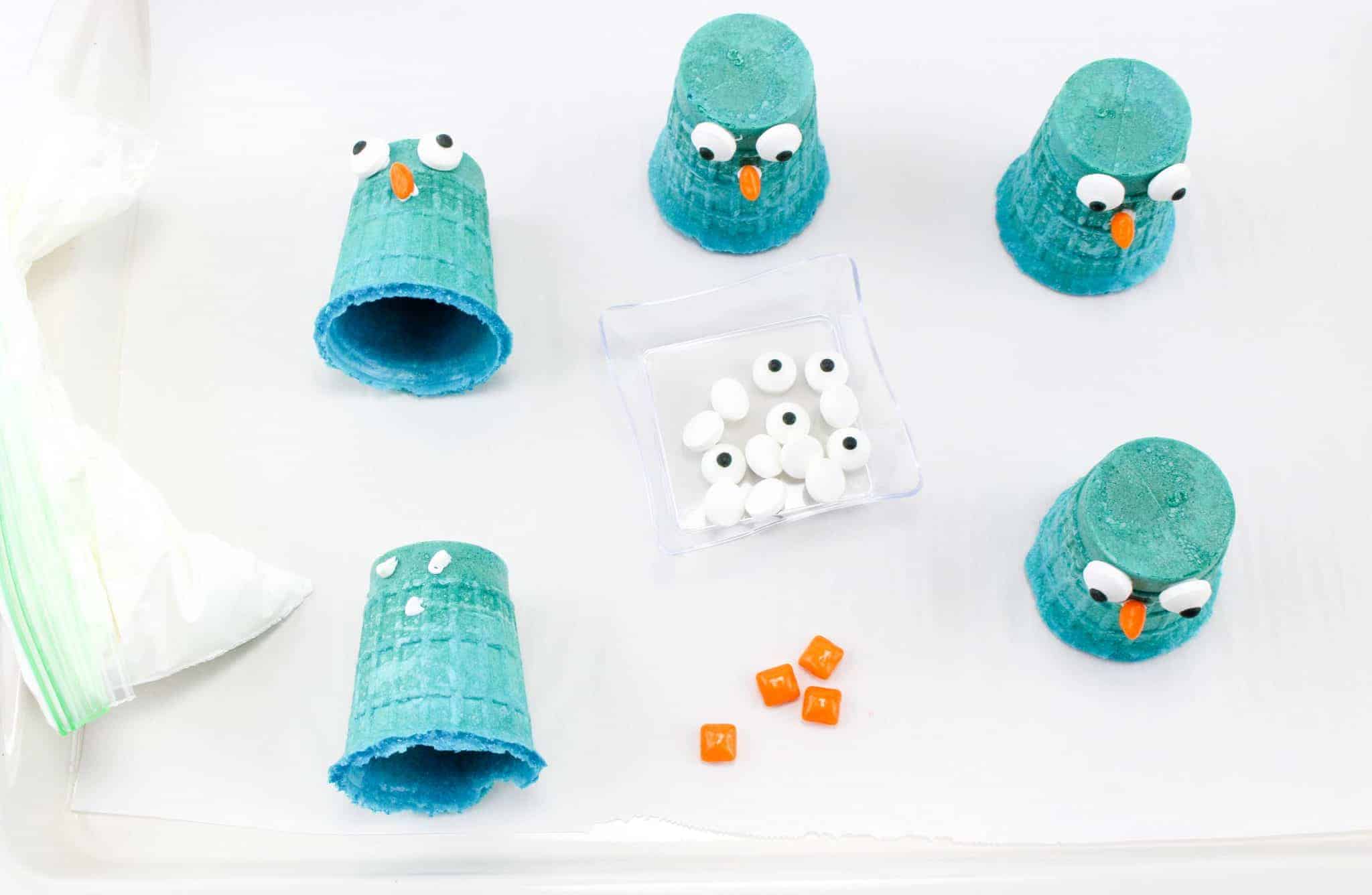 Making Peacock Cupcakes.