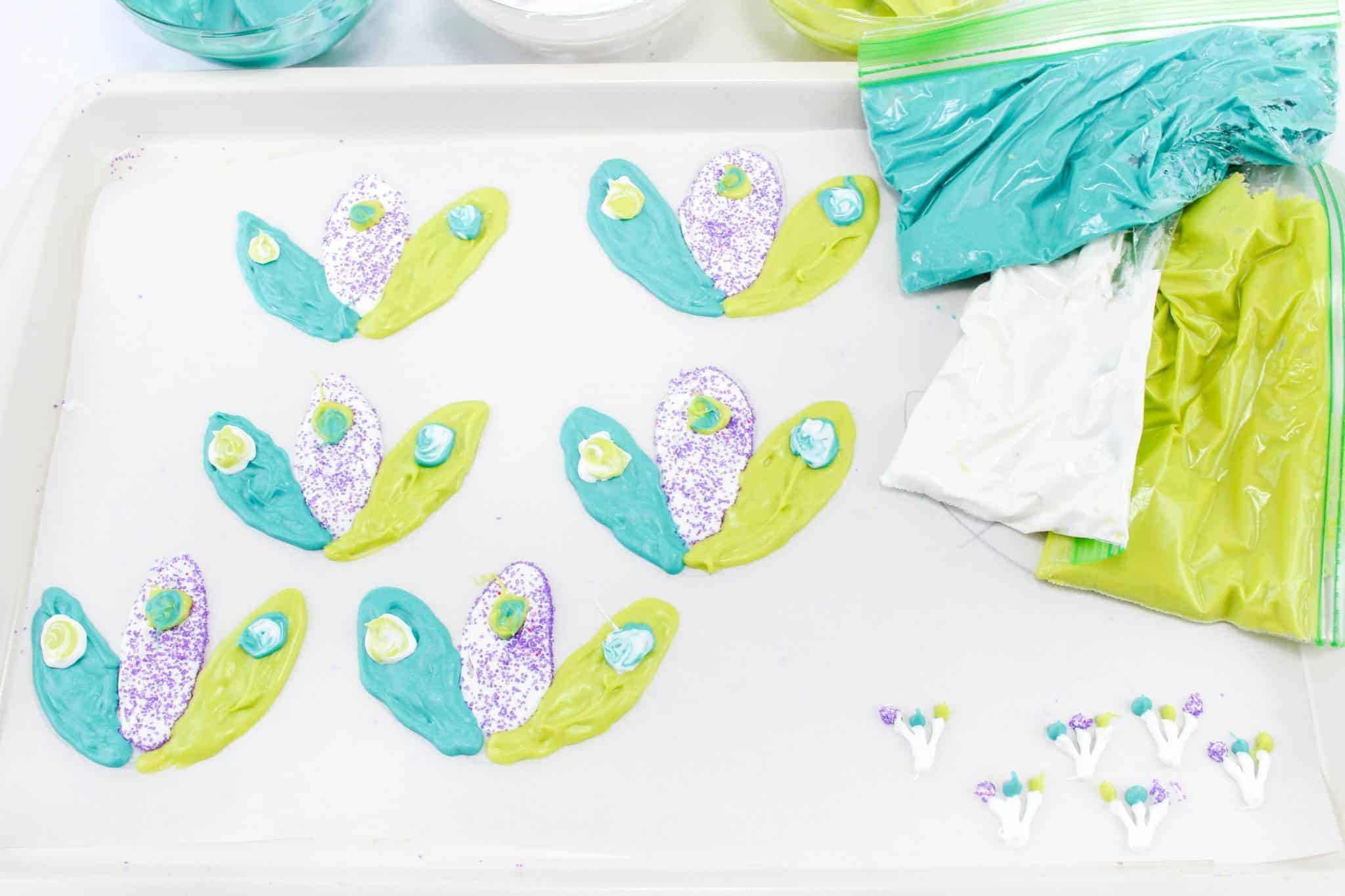 How to Make Peacock Feathers with Chocolate.