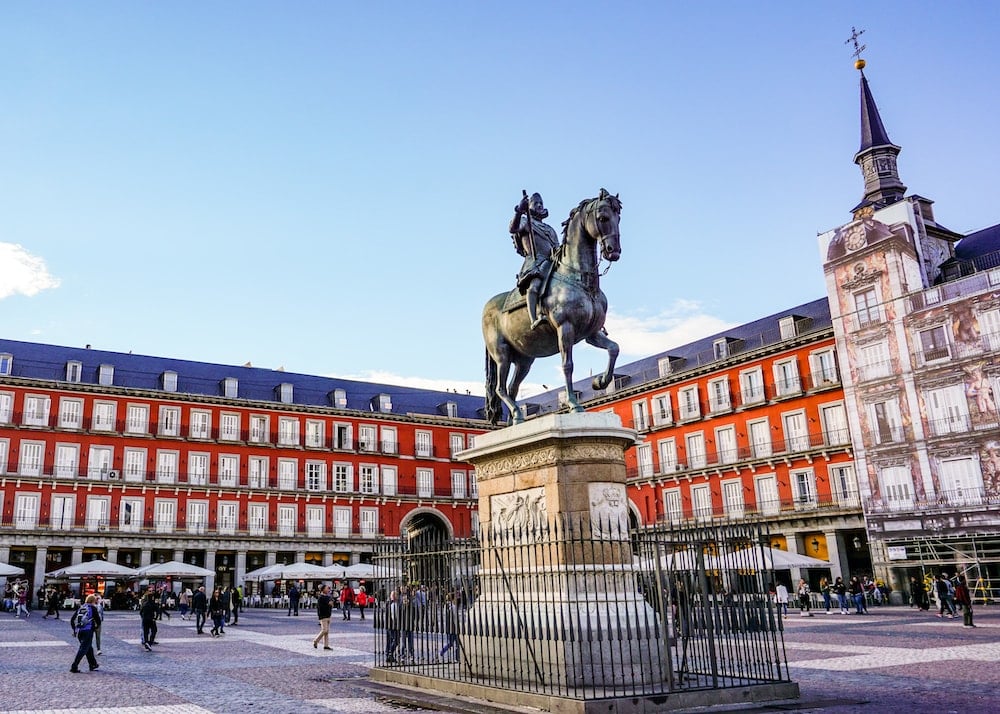2-Day Madrid Itinerary + TOP Tourist Attractions • Abroad with Ash