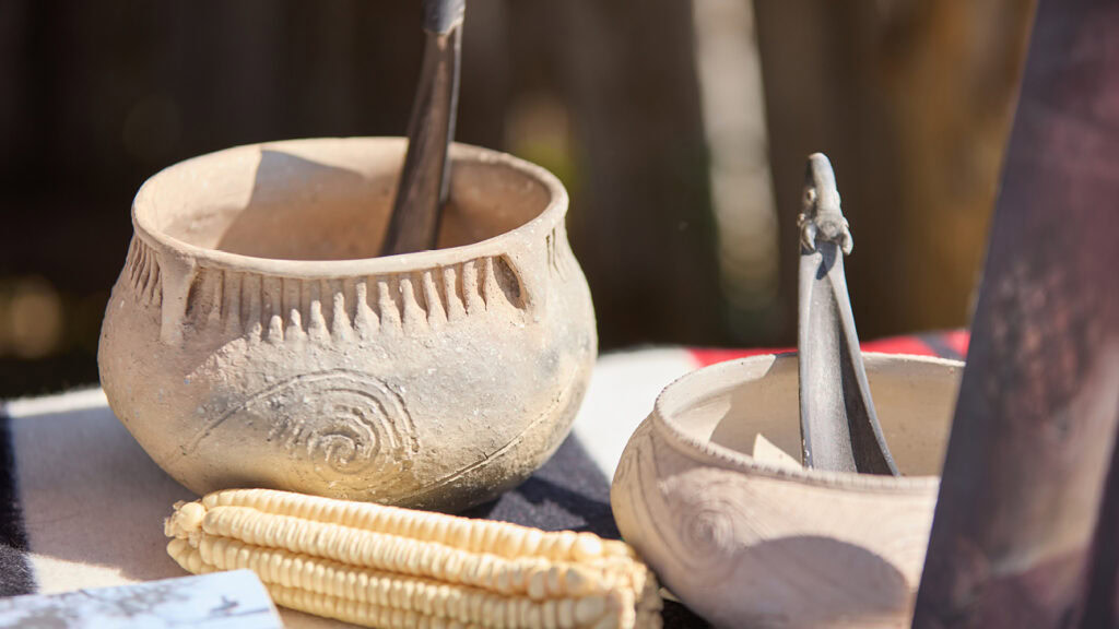 Choctaw stoneware with an ear of corn.
