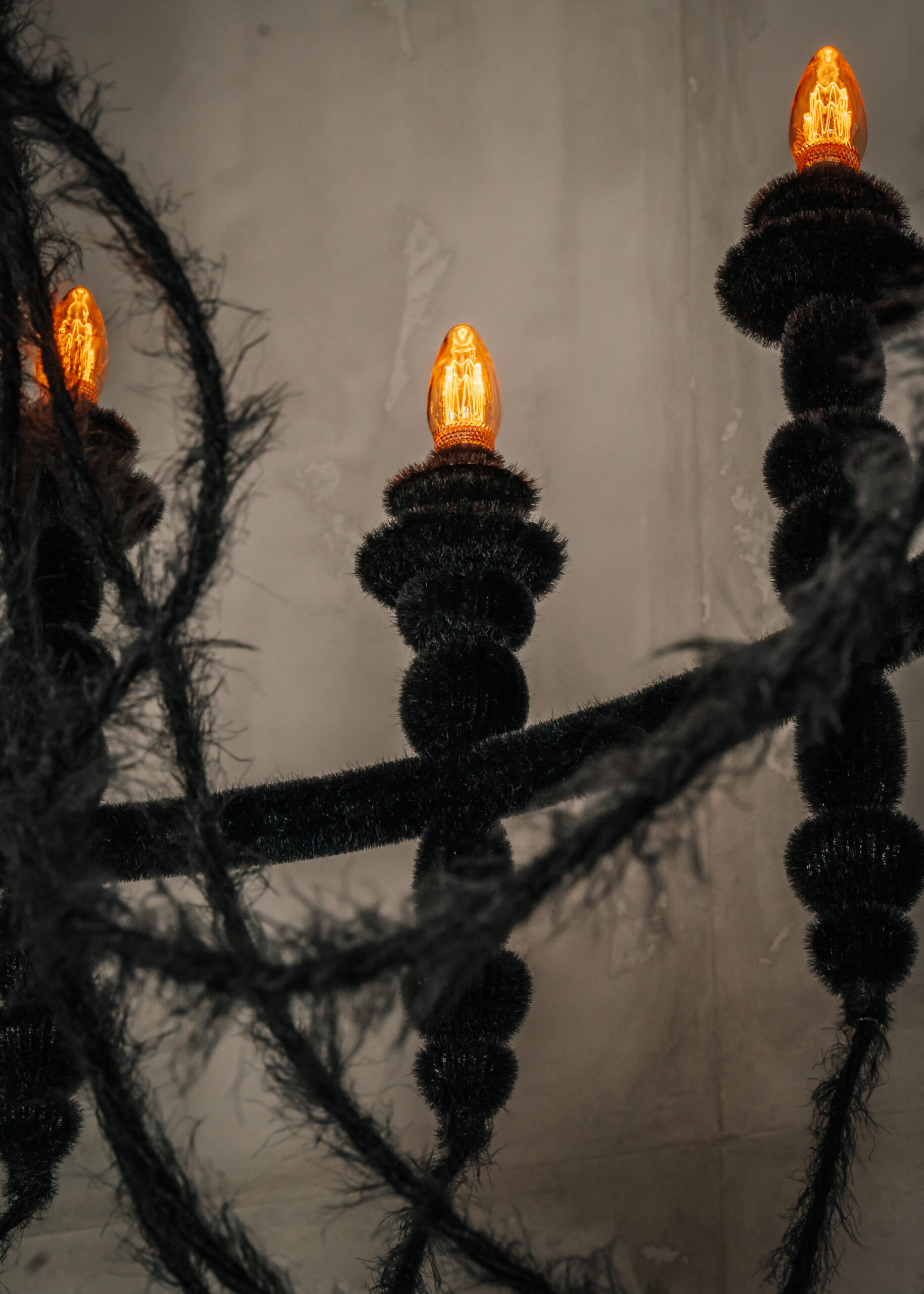 Dracula Chandelier - obrazek 3