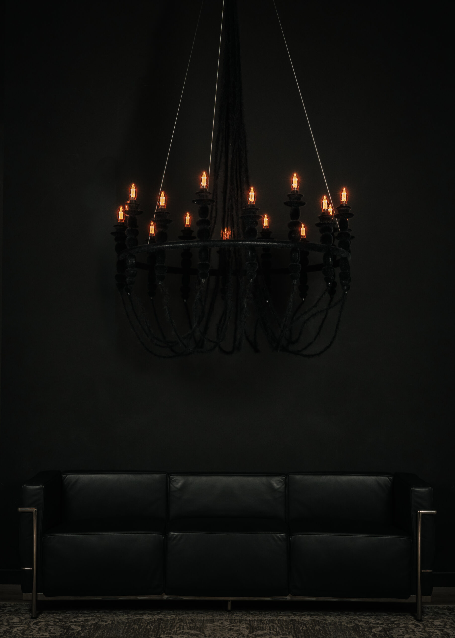 Dracula Chandelier - obrazek 6