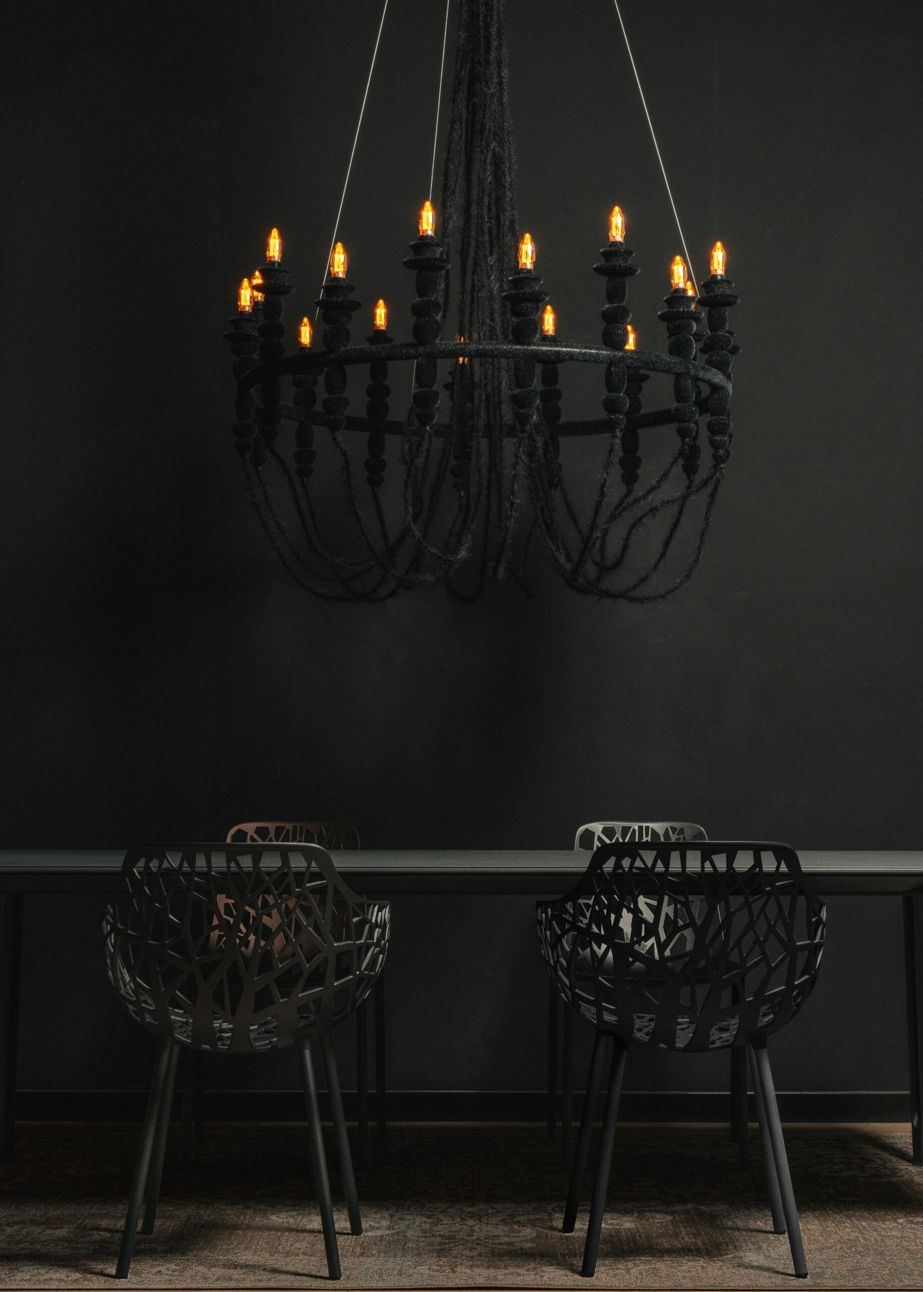 Dracula Chandelier - obrazek 5