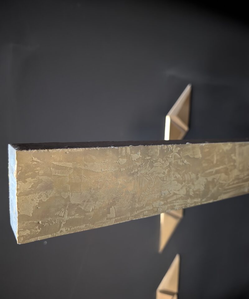 Alternative view of Concrete Line 106 Brass - outlet, ekspozycja