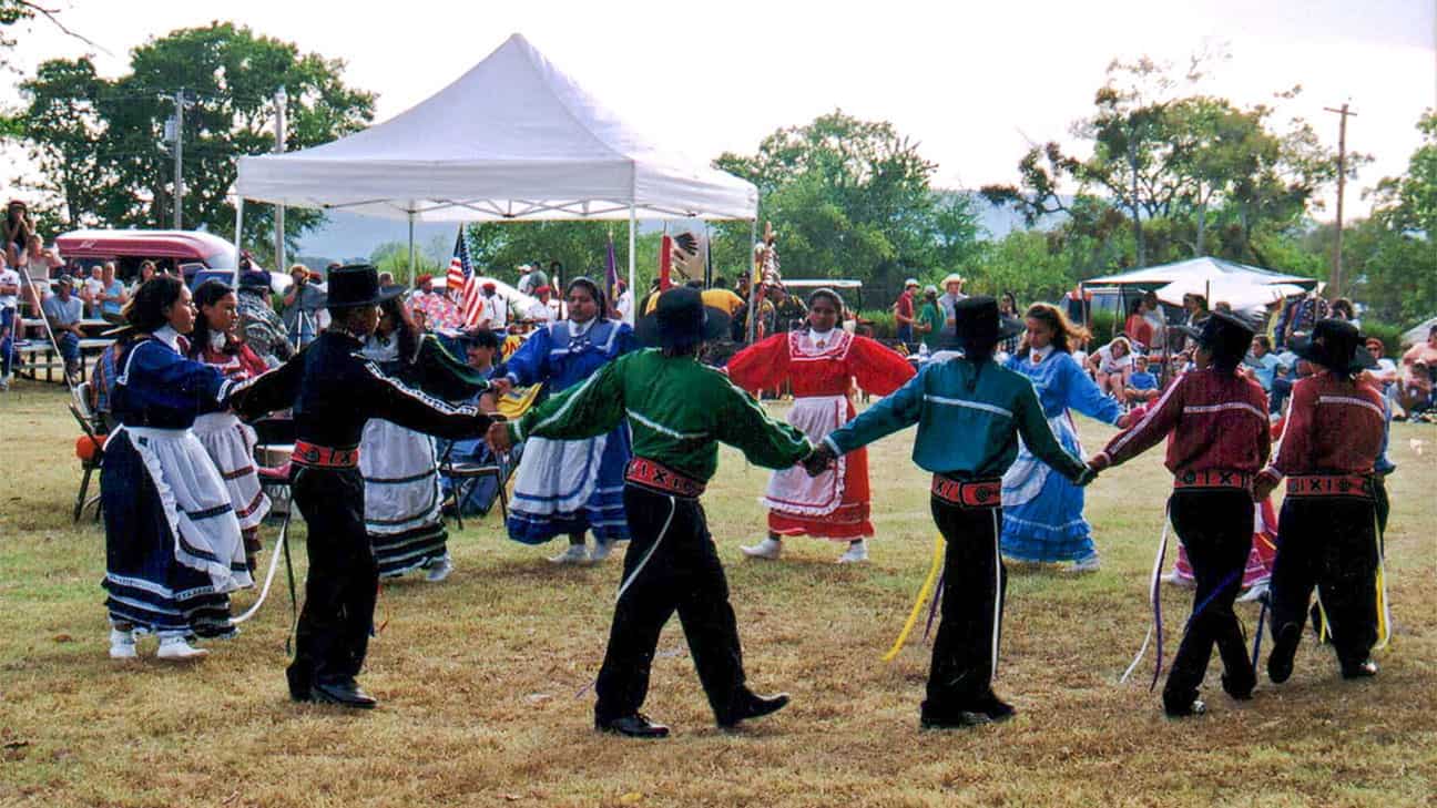 Choctaw dancers