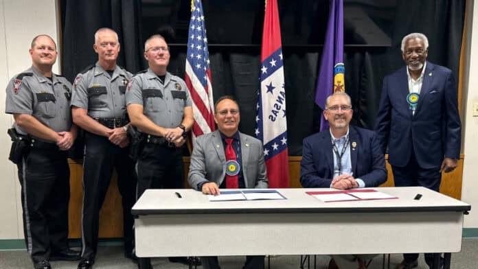 Chief Batton signing Fort Smith agreement