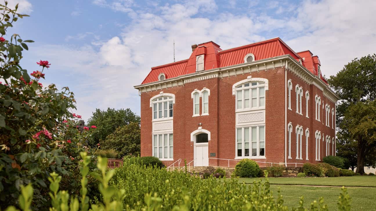 Tvshkahomma Capitol Museum building