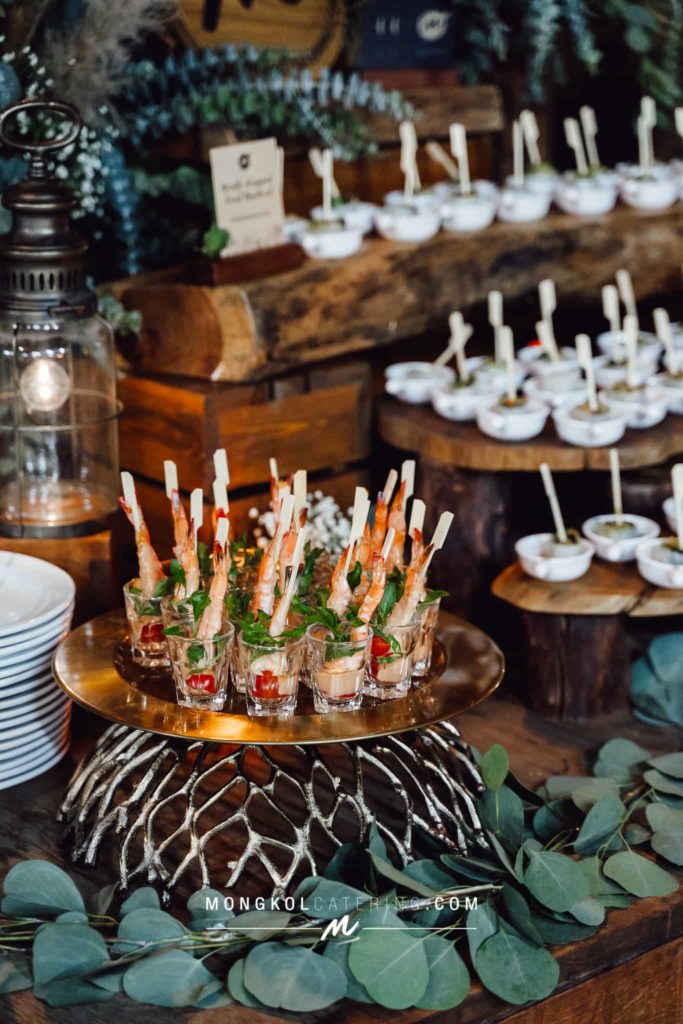 งานแต่งงาน สไตล์ Rustic Greenery พร้อมจัดโต๊ะนั่งทานสวยงาม @ About Studio