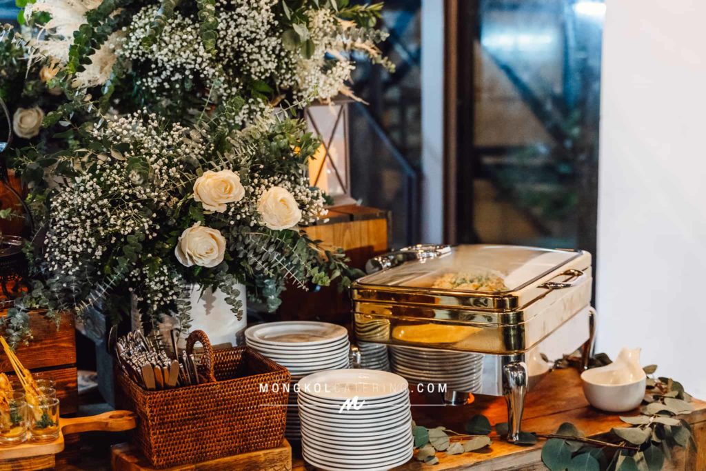 งานแต่งงาน สไตล์ Rustic Greenery พร้อมจัดโต๊ะนั่งทานสวยงาม @ About Studio