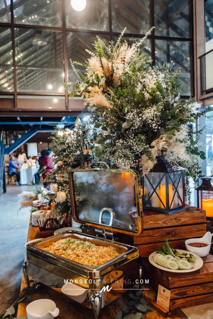 งานแต่งงาน สไตล์ Rustic Greenery พร้อมจัดโต๊ะนั่งทานสวยงาม @ About Studio