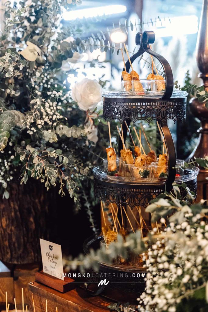 งานแต่งงาน สไตล์ Rustic Greenery พร้อมจัดโต๊ะนั่งทานสวยงาม @ About Studio