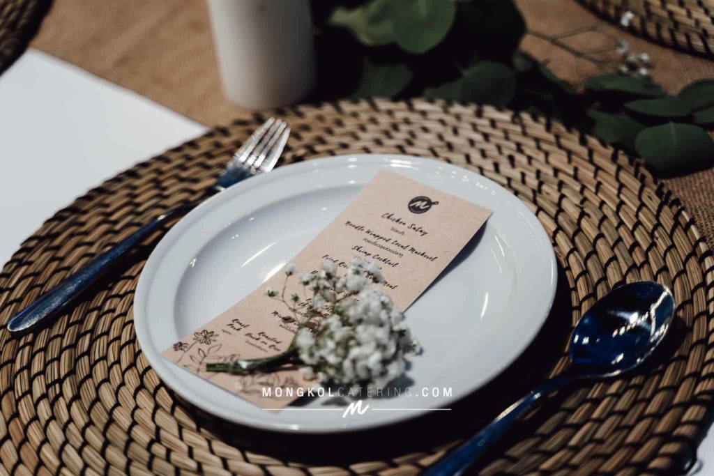 งานแต่งงาน สไตล์ Rustic Greenery พร้อมจัดโต๊ะนั่งทานสวยงาม @ About Studio