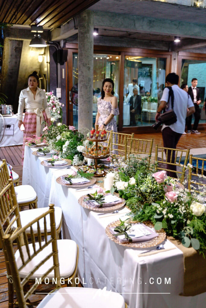 จัดงานแต่งงานที่บ้านริมสระน้ำ ตีมสีชมพู ครบวงจร