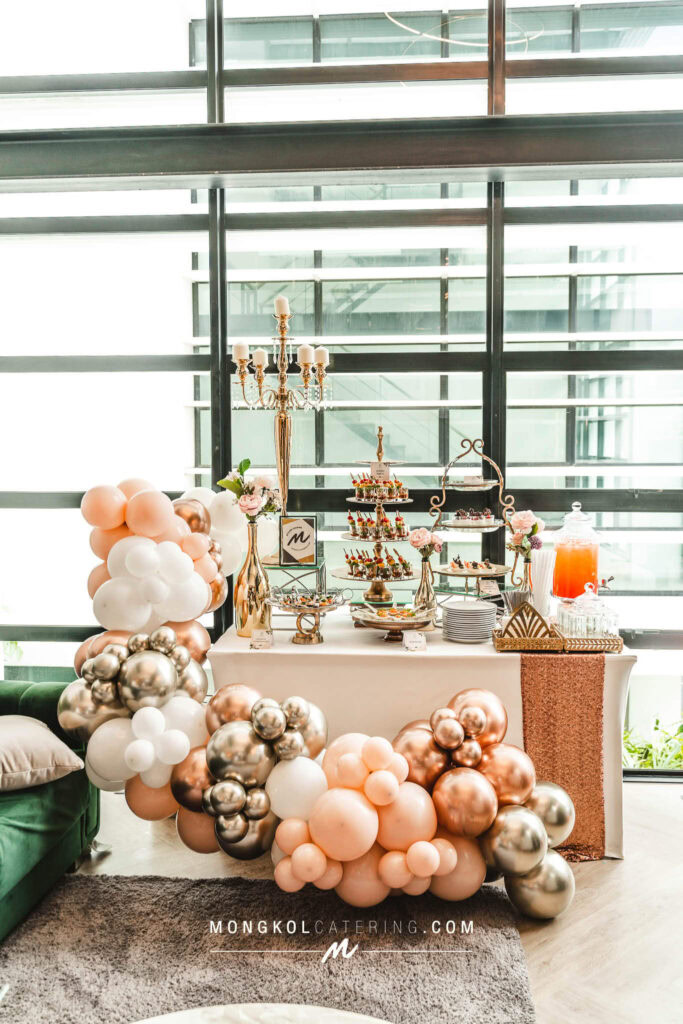 จัดค็อกเทลรับลูกค้า ตีมลูกโป่ง Rose Gold Prima Lounge