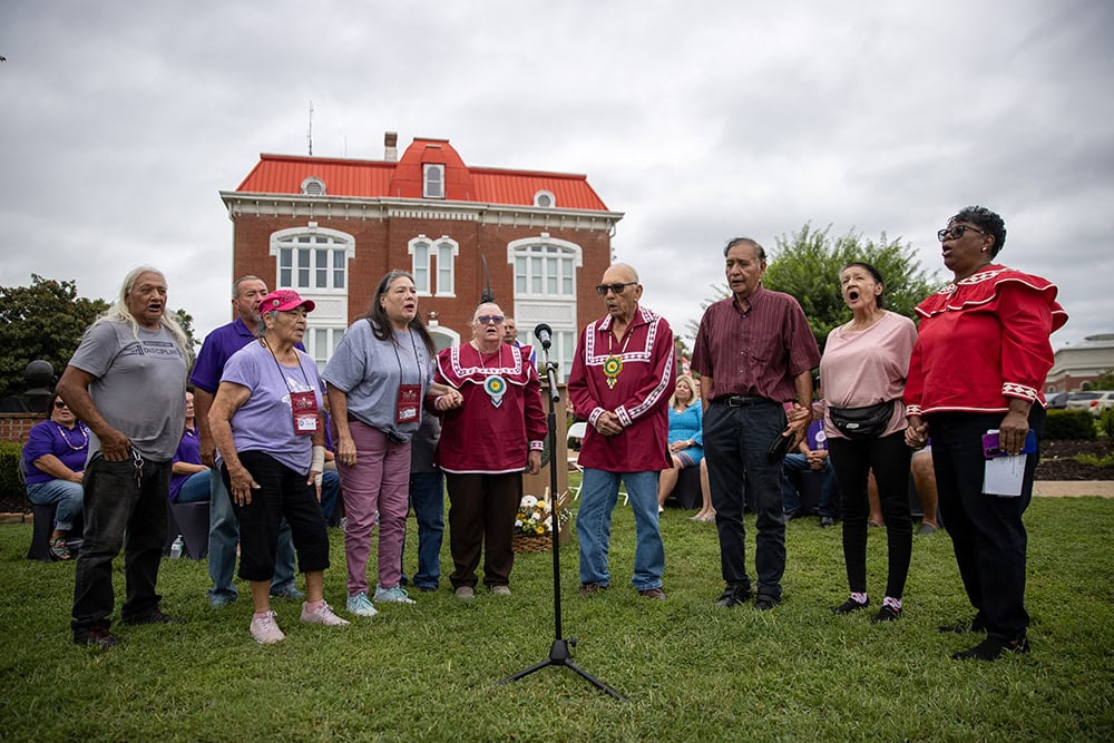 Choctaw singers perform.