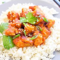 This sriracha lime chicken skillet is a quick and easy 15-minute recipe that sautees juicy chicken pieces and coats them in a sriracha, honey, and lime drizzle. It's sweet and oh so spicy with an asian-flair!