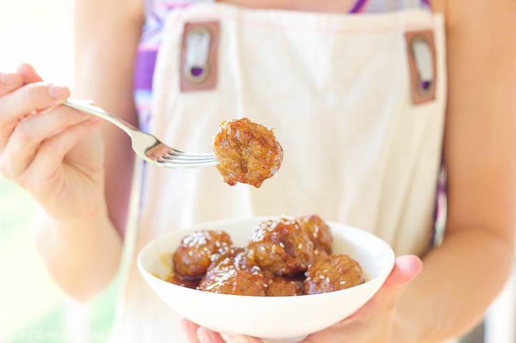 This 3-hour slow cooker honey peach chipotle meatballs are an easy sweet and spicy appetizer that's both gluten-free and paleo-friendly. Grab some honey, peaches, and spices and dig in!