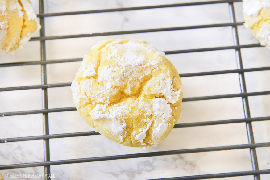 Gluten free lemon crinkle cookies combine light fresh lemon flavors into soft and doughy cookies that are sprinkled in delicious powdered sugar before being baked for a quick 10 minutes!