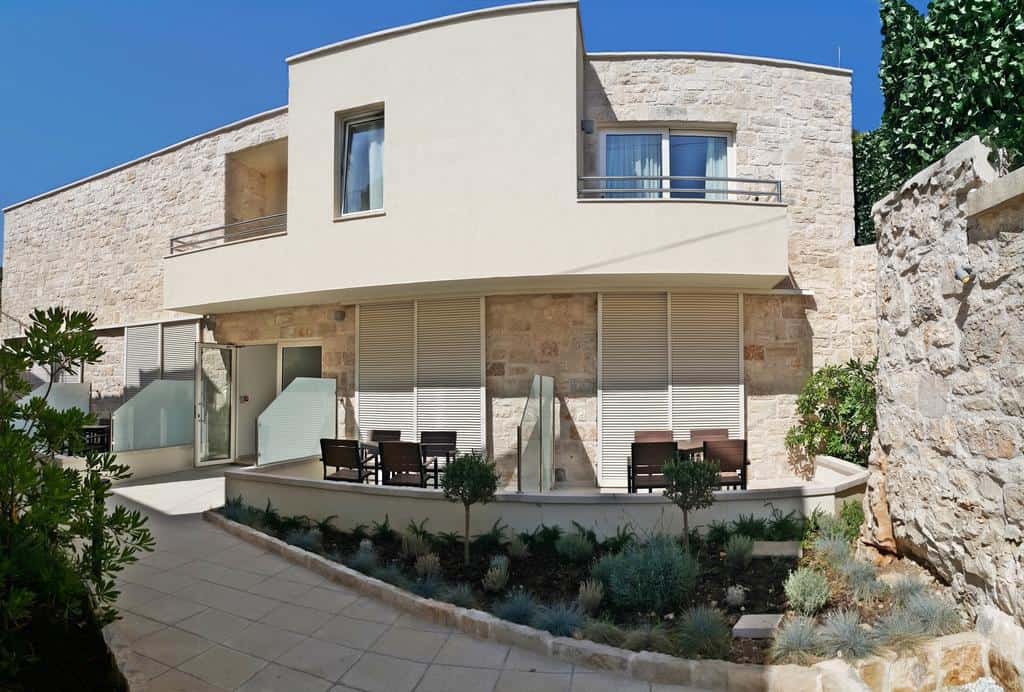 look on the rooms and balconies from outside