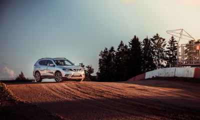 grey sport utility vehicle