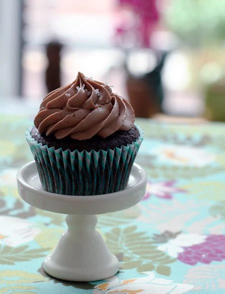 chocolate amaretto cupcakes