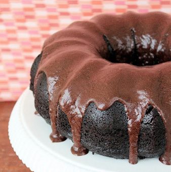 root beer float bundt cake