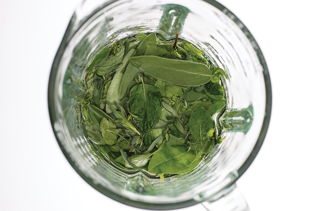 miu-herbal-liqueur-2-crdt-stuart-mullenberg
