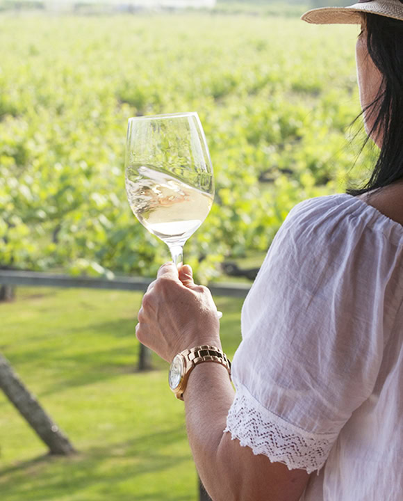 spanish-white-wine-crdt-xurxo-lobato--vertical-for-crdo-rías-baixas