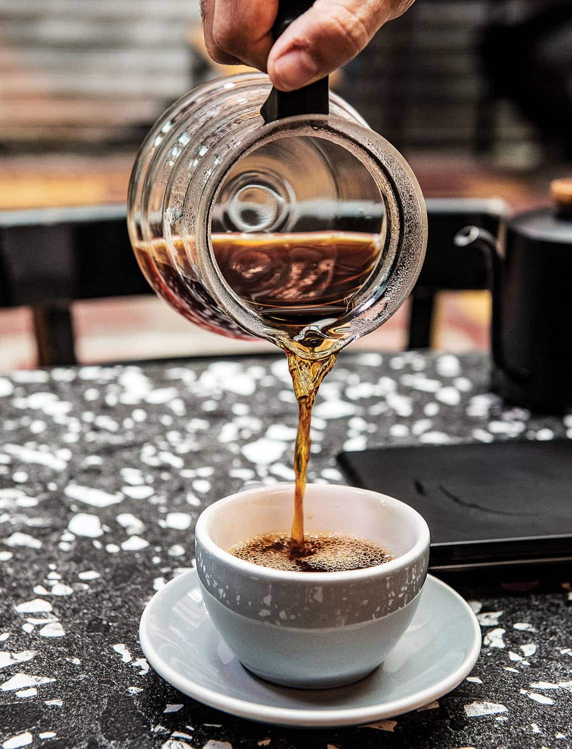 Mexican coffee pour