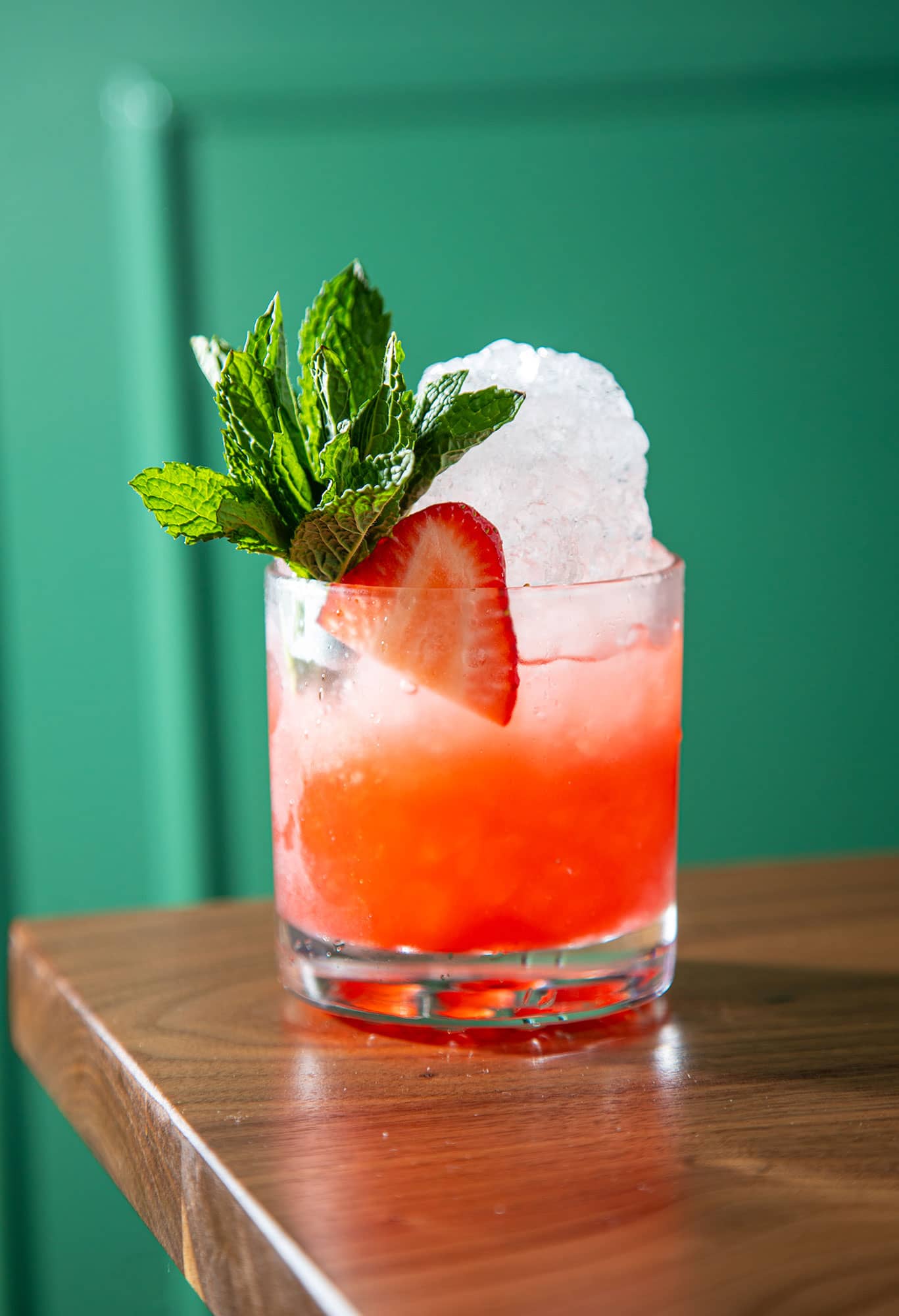 Strawberry absinthe frappe
